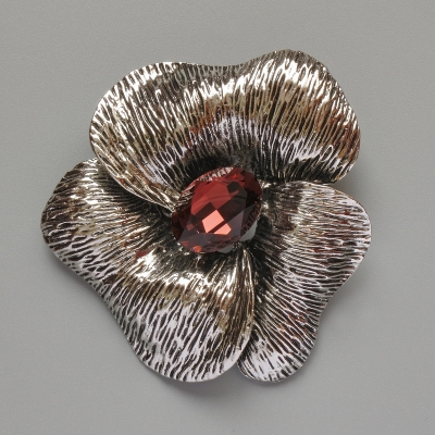 Брошка кулон Квітка червоний кристал сріблястий метал 55х63мм