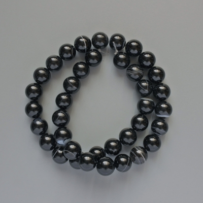 Намистини Агат чорний натуральний камінь гладка кулька, діаметр 10мм+-, довжина 38см + - на волосіні