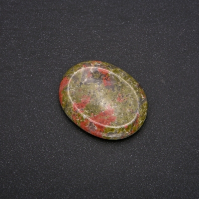 Масажер скребок для обличчя з натурального каменю Яшма Геліотроп 45,5х35,5мм
