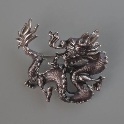 Брошка кулон Дракон коричнева емаль, сріблястий метал 44х37мм