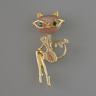Брошка кулон Киця рожеве Котяче око, зелені та білі стрази, золотистий метал 23х52мм