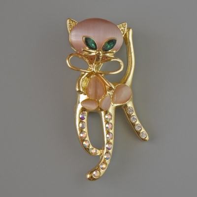 Брошка кулон Котик рожеве Котяче око, зелені кристали,рожеві та білі стрази, золотистий метал 25х55мм