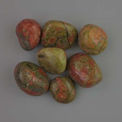 Сувенірний натуральний камінь Яшма Геліотроп галтівка, діаметр 22х19мм (+-) фасовка 100гр