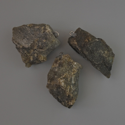 Кулон Лабрадор натуральний камінь необроблений від, діаметр 31х27до 37х29мм+- асорті