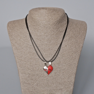 Парні кулони "Серце" на магніті, червона та чорна емаль, сріблястий метал 24х22мм + -, довжина 45-50см+-