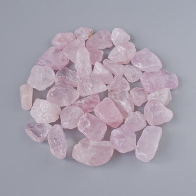 Сувенірний натуральний камінь Рожевий Кварц галтівка 17х12мм +- фасовка 100грамм