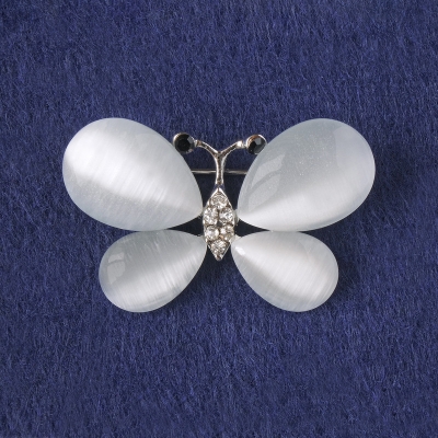 Брошка Метелик біле котяче око, білі стрази, сріблястий метал 25х38мм+-