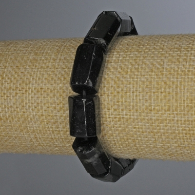 Браслет Турмалін Шерл гранований циліндр, діаметр 15х11мм+-, довжина 18см+- стрейч