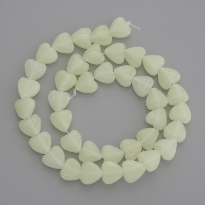 Намистини Онікс зелене світіння серце 10х10мм+-на волосіні, довжина 36см+