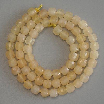 Намистини Цитрин гранований кубик 5х5мм+-на нитці, довжина 37см+