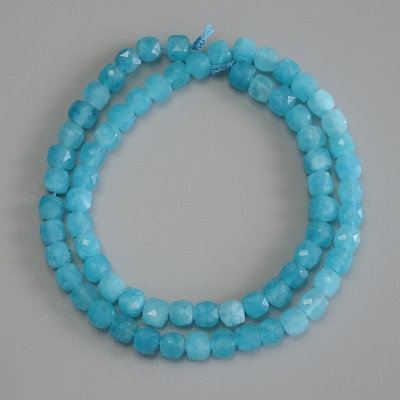 Намистини Аквамарин гранований кубик, діаметр 5, 5х5, 5мм+-, довжина 37см + - на нитці