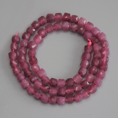 Намистини Турмалін гранований кубик 5х5мм+- на нитці, довжина 36см+ Намистини Турмалін гранований кубик 5х5мм+- на нитці, довжина 36см+