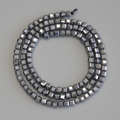 Намистини Терагерц гранований кубик, діаметр 3х3мм+-, довжина 39см+- на нитці