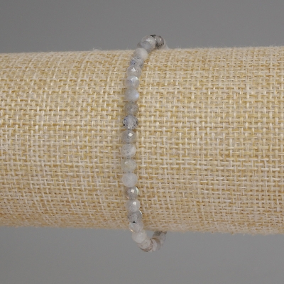 Браслет Лабрадор гранована кулька, діаметр 4мм+-, довжина 18см+- стрейч