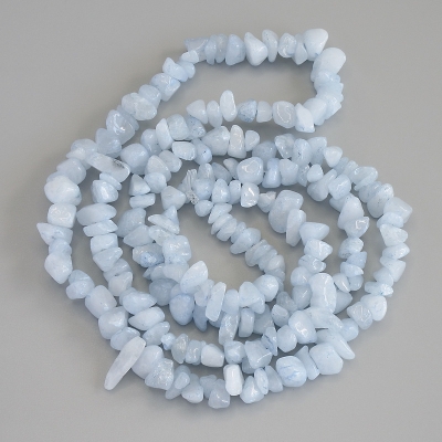 Намистини Аквамарин крихта, діаметр 7-12х4-7мм+-, довжина 76см+- на волосіні