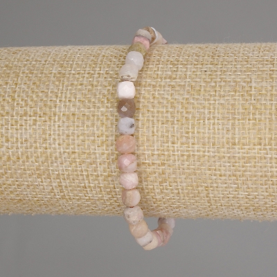 Браслет Рожевий Опал гранований кубик, діаметр 5х5мм+-, довжина 18см +- стрейч