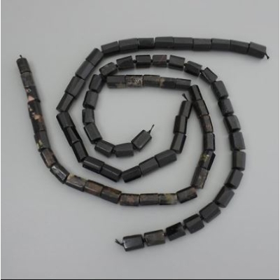 Намистини Турмалін оброблене каміння, діаметр 14-16х11-13мм+- на нитці, довжина 39см+