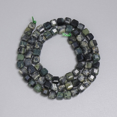 Намистини Яшма океанічна гранований кубик 4, 5х4, 5мм+-, довжина 37см+- на нитці