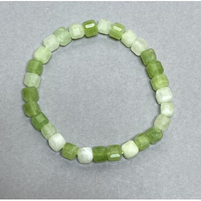 Браслет Хризоліт Олівін гранований кубик 6х6 мм+-, довжина 18см стрейч