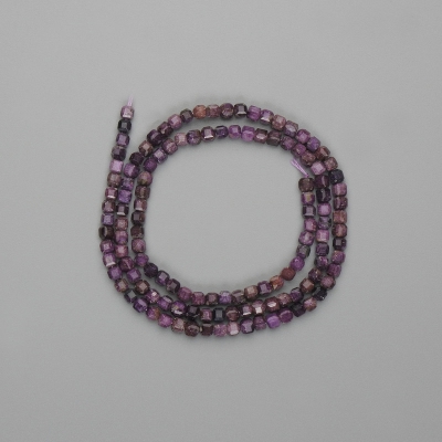 Намистини Чароїт гранований кубик 3х3мм+-, довжина 39см+- на нитці Намистини Чароїт гранований кубик 3х3мм+-, довжина 39см+- на нитці