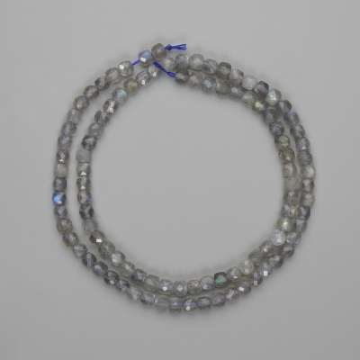 Намистини Лабрадор гранований кубик 4х4мм+-, довжина 39см+- на нитці