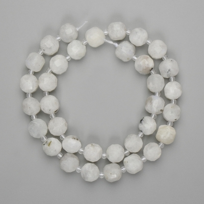 Намистини Адуляр гранований кубик 9х9мм+- бісер 3мм+-, довжина 40см+- на нитці Намистини Адуляр гранований кубик 9х9мм+- бісер 3мм+-, довжина 40см+- на нитці