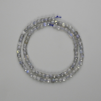 Намистини Лабрадор гранований кубик 4х4мм+-, довжина 39см+- на нитці