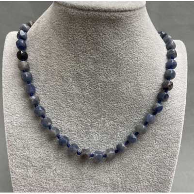 Намисто Сапфір гранований кубик, діаметр 7х7мм+-, довжина 45см+- з замочком Намисто Сапфір гранований кубик, діаметр 7х7мм+-, довжина 45см+- з замочком