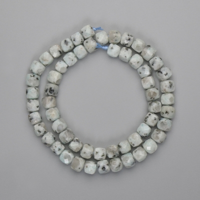 Намистини Яшма Ківі гранований кубик 7х7мм+-, довжина 40см+