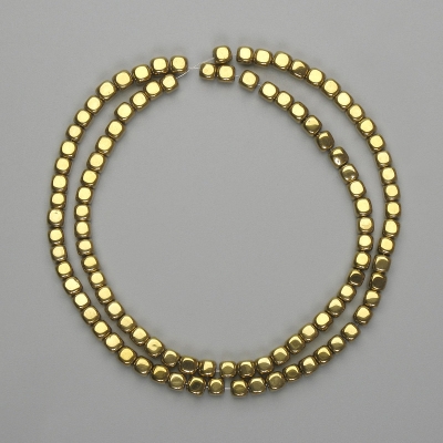 Намистини Гематит кубик 4х4мм+-колір золотистий, довжина 39см+