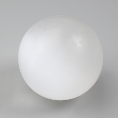 Сувенірна куля натуральний камінь Селеніт, діаметр 60-70мм+- асорті розміри (ціна за 100г. ) вага від 280 г