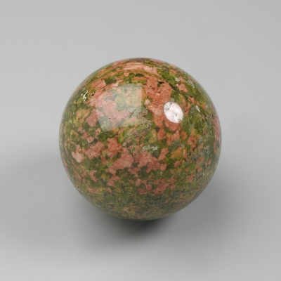 Сувенірна куля натуральний камінь Геліотроп, діаметр від 40-50мм+- асорті розміри (ціна за 100г. ) вага від 130 г