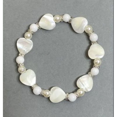 Браслет Перламутр серце 12х12мм+- Майорка кулька 6мм+-, довжина 18см+- стрейч