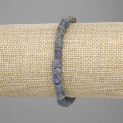 Браслет Сапфір необроблене каміння, діаметр 5-8х5-7мм+-, довжина 18см+- стрейч