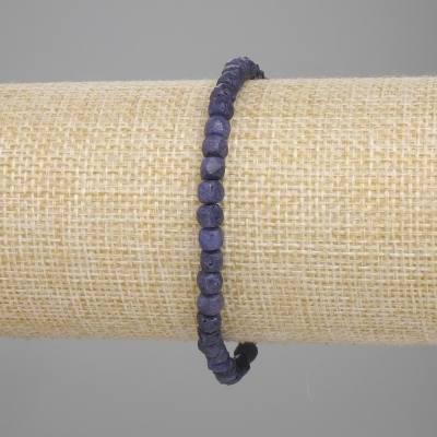 Браслет Сапфір гранований кубик, діаметр 4х4мм+-, довжина 18см+- стрейч