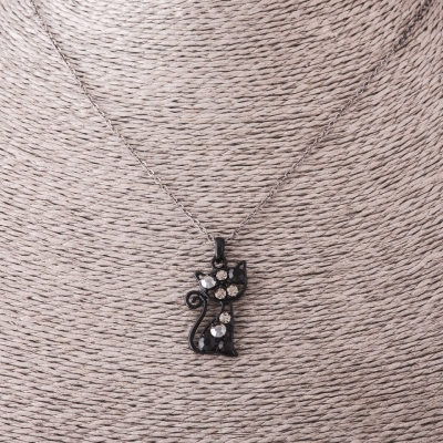 Кулон на ланцюжку "Нічний котик" в стразах, діаметр 3см, довжина 55см- колір металу "срібло, чорна емаль"