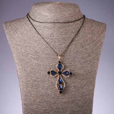 Підвіска "Хрест" з синіми кристалами на довгому ланцюжку метал "чорне золото", довжина 72см