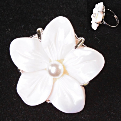 Каблучка без, розміри велика квітка біла намистина Перламутр різьблений