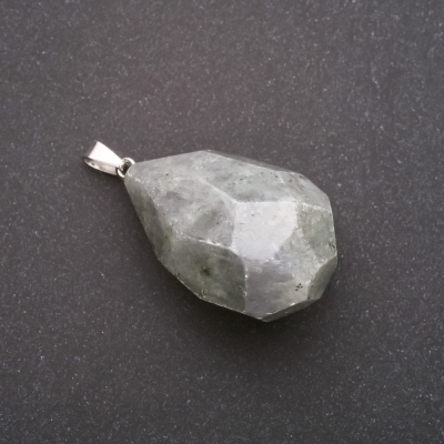 Кулон з натурального каменю Лабрадор гранована крапля 50х40х20мм