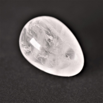 Яйце сувенір з натурального каменю Гірський кришталь, діаметр 35х25+-мм