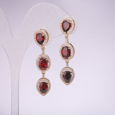 Сережки вечірні серія 925 з камінням колір червоний 45х10мм метал золотистий