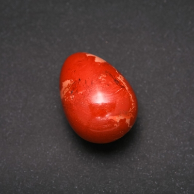 Яйце сувенір з натурального каменю Червона Яшма, діаметр 35х25+-мм