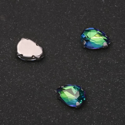 Пришивний кристал в цапі Крапля 7х10мм зелено-синій