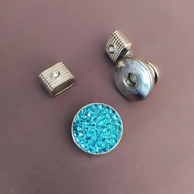 Кнопка Нуса для браслетів блакитні стрази, діаметр 20мм