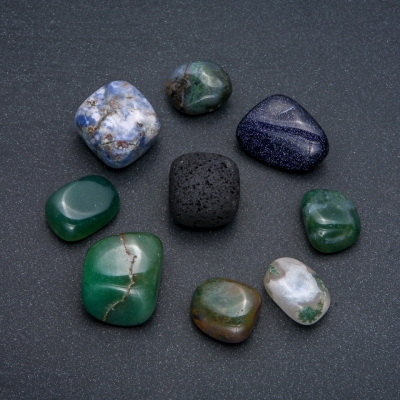 Натуральний сувенірний камінь Асорті галтівка (за 100г+-)