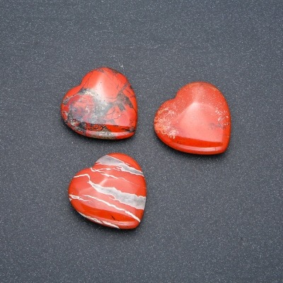 Сувенірний камінь Серце з натуральної Червоної яшми, діаметр 25х25х7мм+-