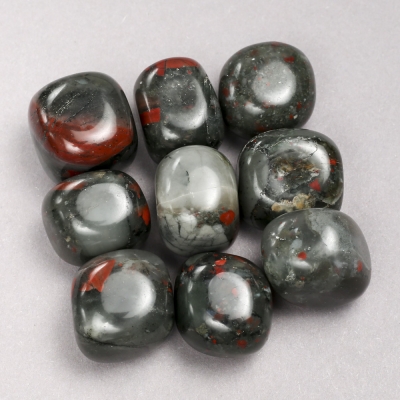 Сувенірне натуральне каміння Червона Яшма, діаметр 22х16мм+- (фасування 100г.)