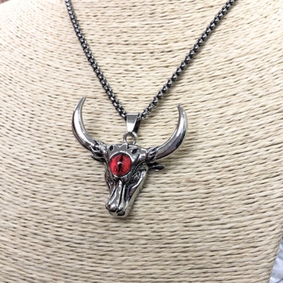 Кулон Голова Бика з Червоним Оком Дракона 40х44мм на ланцюжку, довжина 65см колір металу срібло