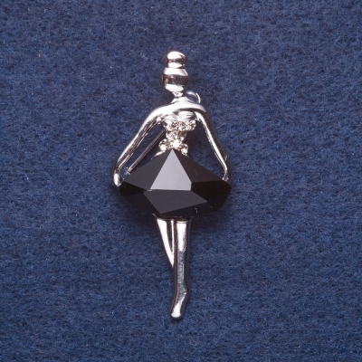 Брошка "Балерина чорний лебідь" колір металу срібло 4,5х2см