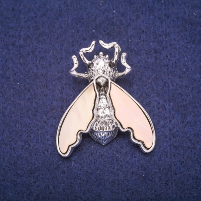 Брошка Метелик з вставкою Перламутр, сріблястий метал 37х44мм